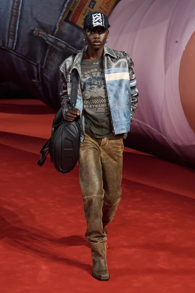 Look 24